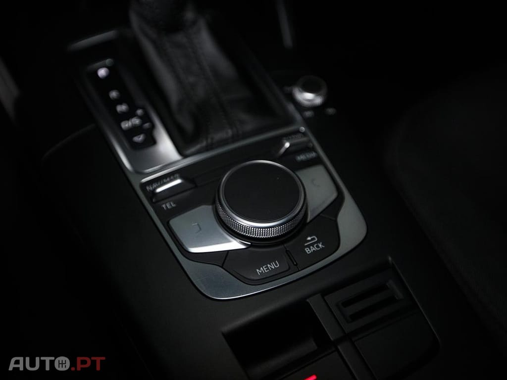 Audi A3 Limousine 30 TSI S Tronic