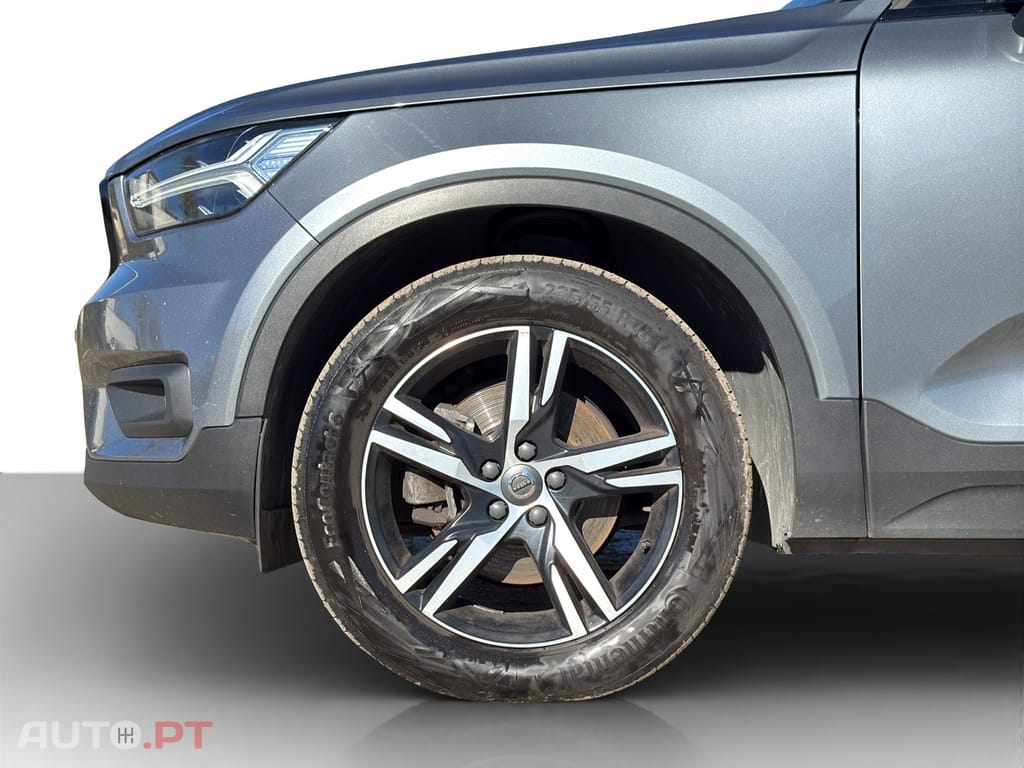 Volvo XC40 2.0 T4 R-Design