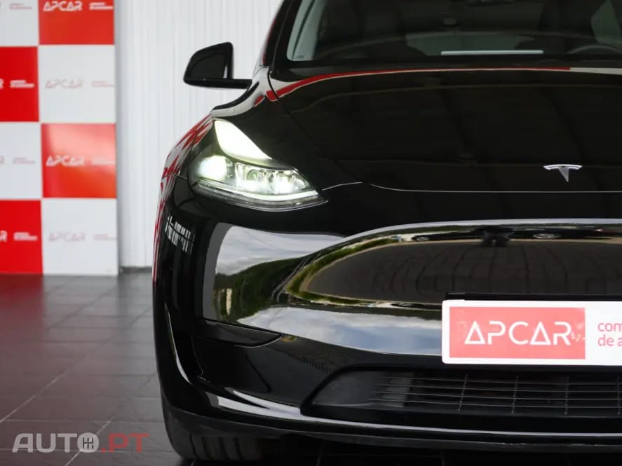 Tesla Model Y Long Range RWD