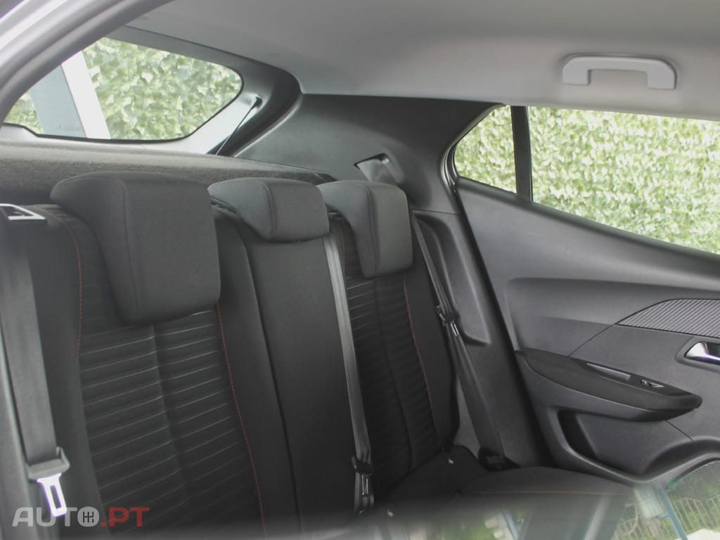 Peugeot 2008 1.5 BlueHDi Active Pack
