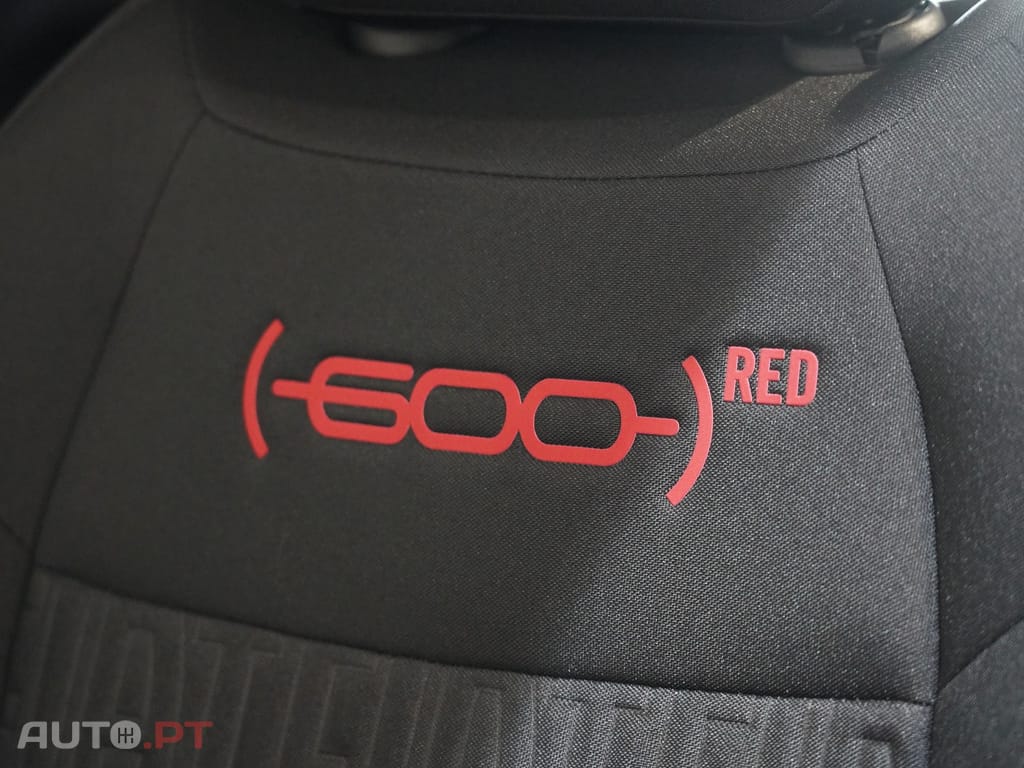 Fiat 600e 54 kWh (Red)