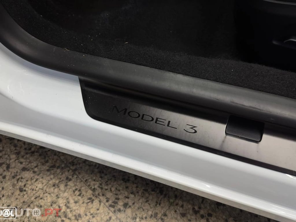 Tesla Model 3 Tração Traseira