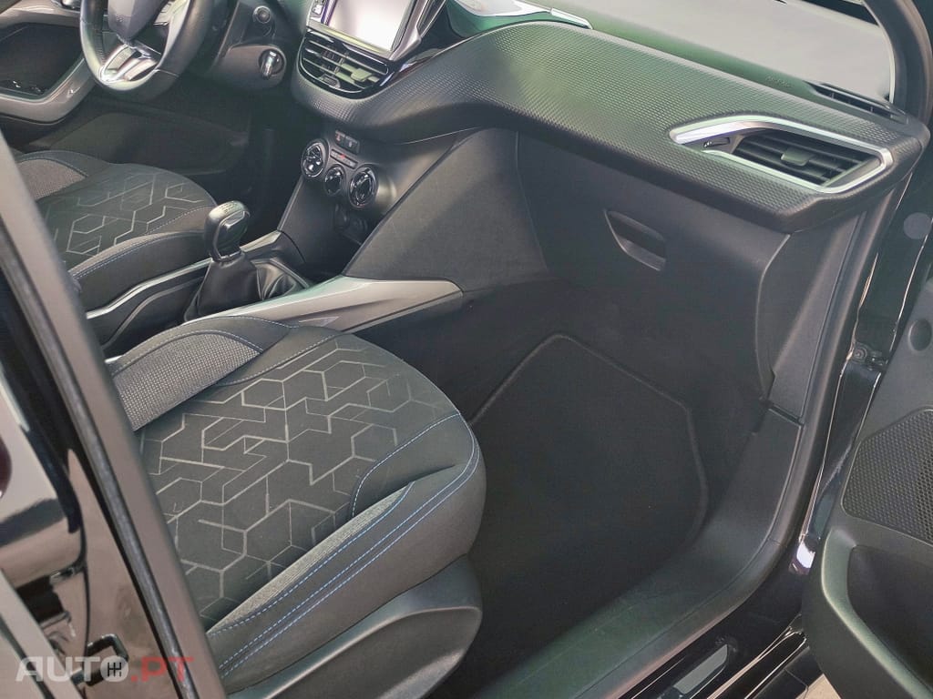 Peugeot 2008 1.2 PureTech Style