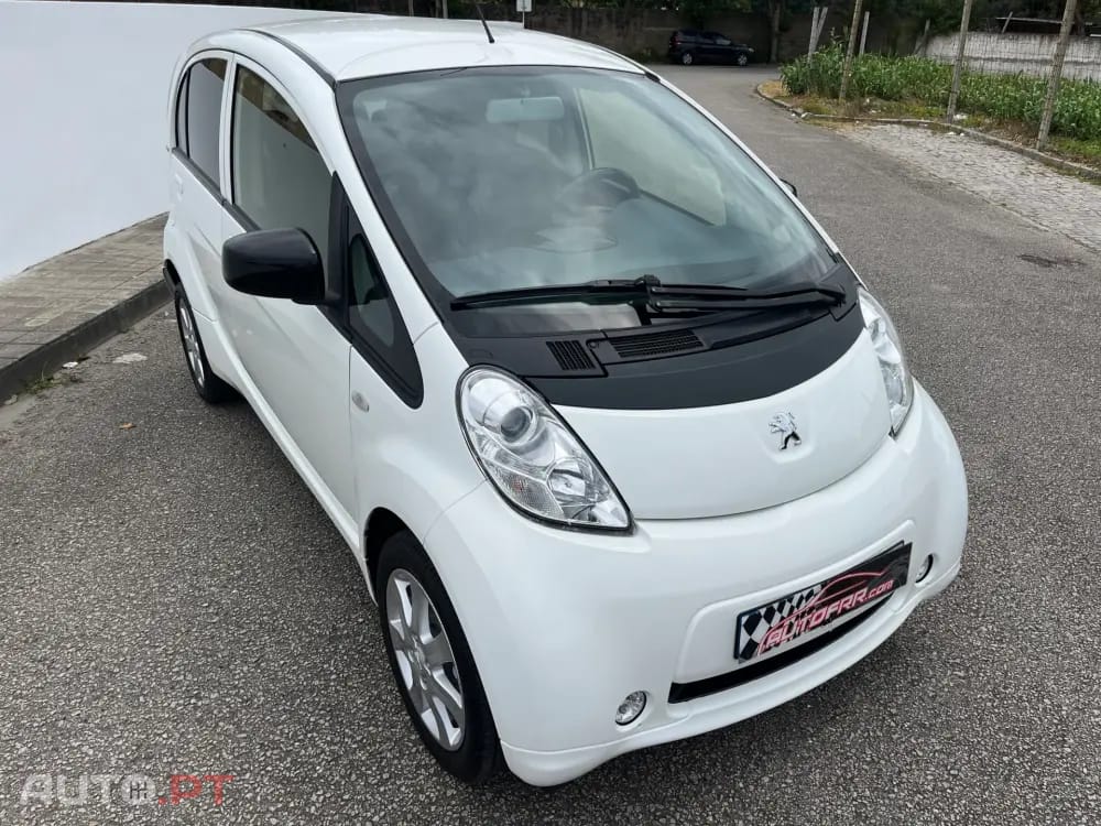 Peugeot iOn Active