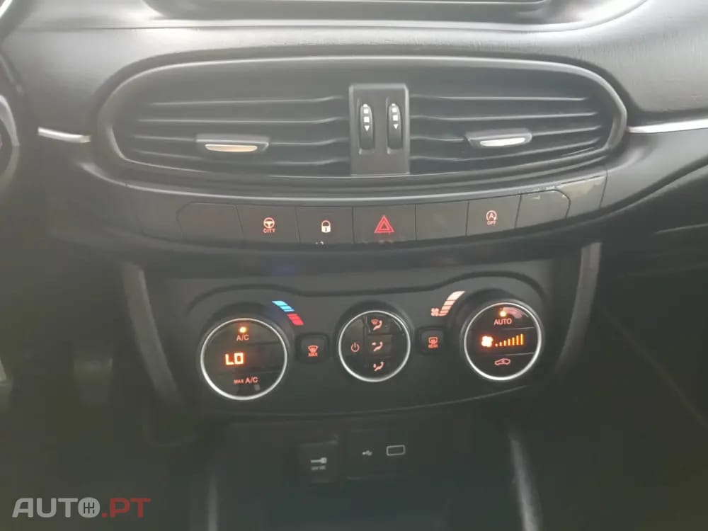 Fiat Tipo 1.3 M-Jet Lounge