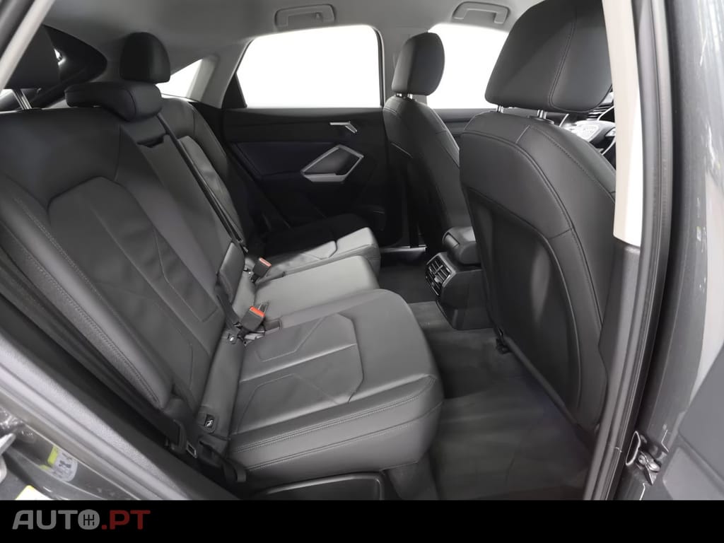 Audi Q3 45 TFSIe S line S tronic
