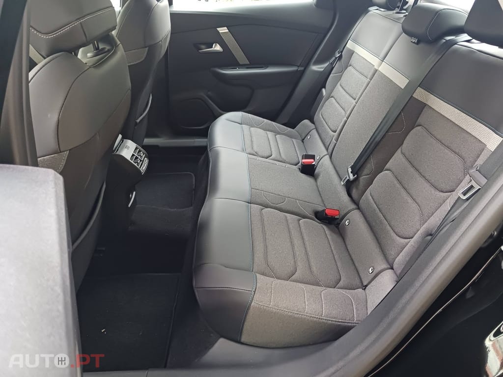 Citroen C4 X 1.2 PureTech Plus EAT8