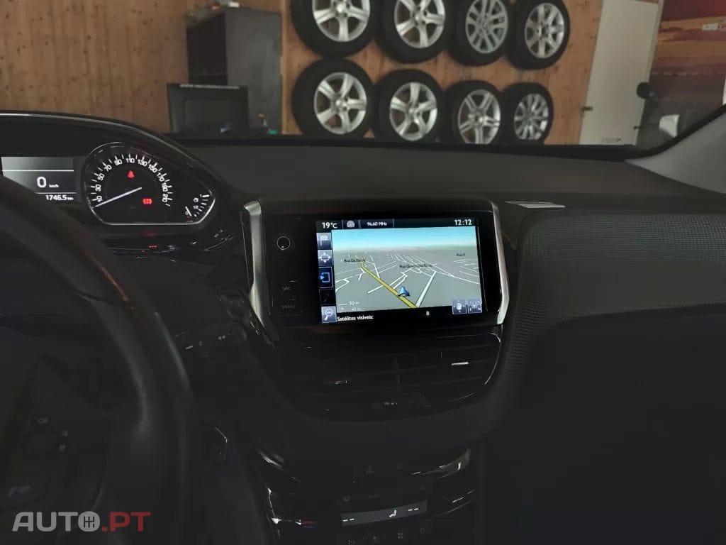 Peugeot 2008 1.6 e-HDi Active