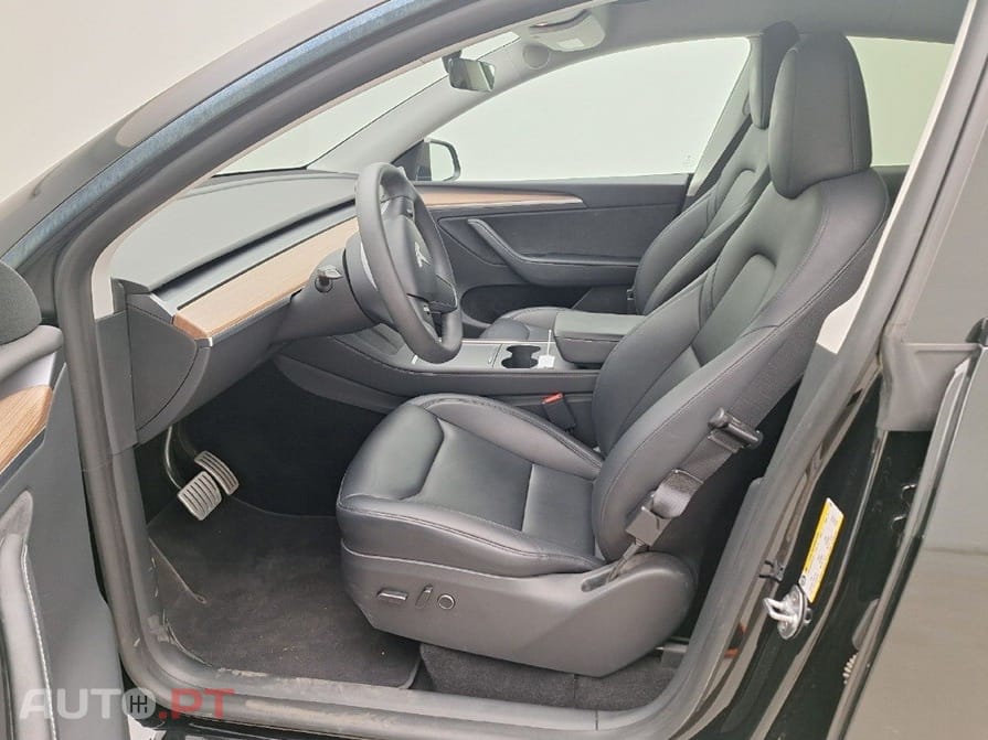 Tesla Model Y Performance Dual Motor AWD