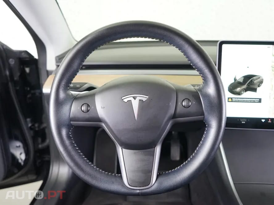 Tesla Model 3 Standard Range Plus RWD