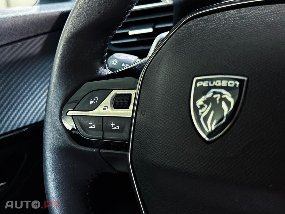 Peugeot 208 1.2 Hybrid Allure e-DCS6