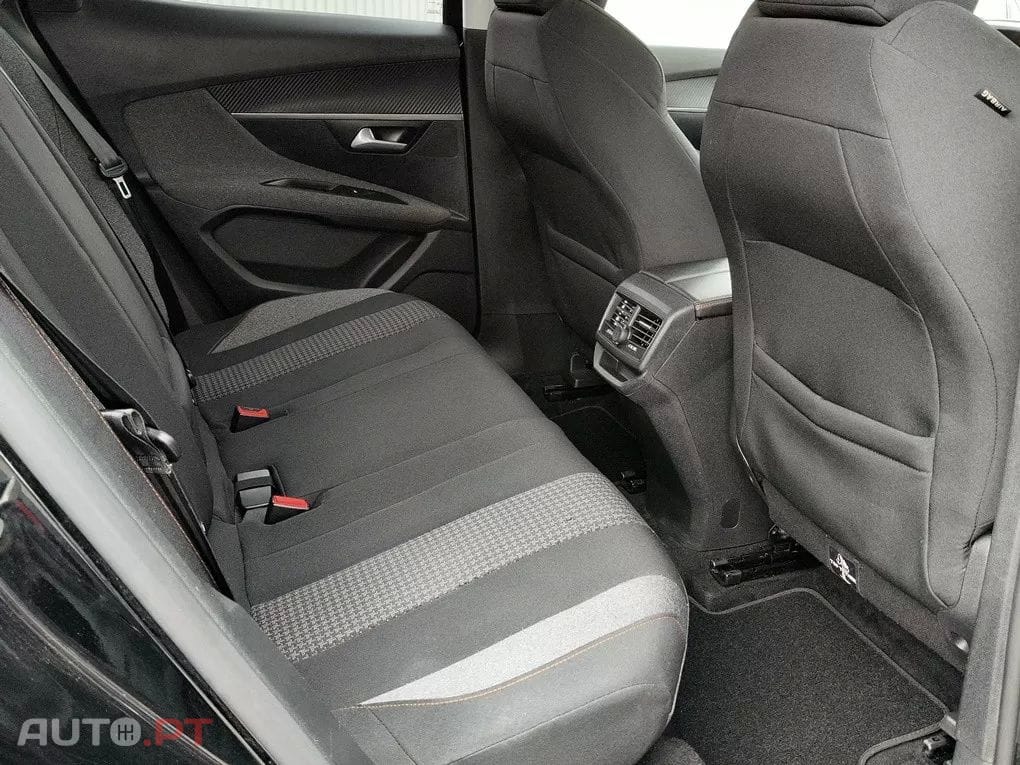 Peugeot 3008 1.5 BlueHDi Allure EAT8