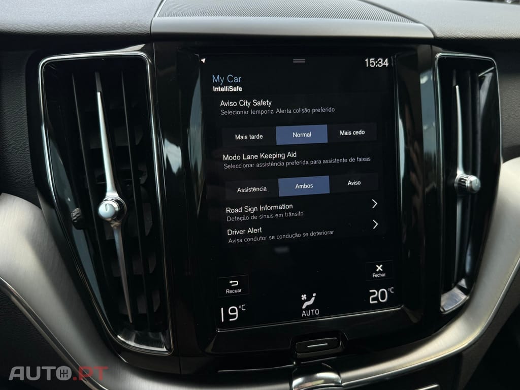 Volvo XC60 2.0 T8 PHEV Momentum Plus AWD