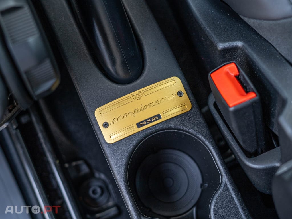 Abarth 595C 1.4 T-Jet Scorpioneoro