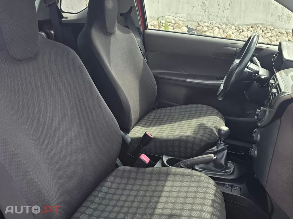Toyota iQ 1.0 VVT-i