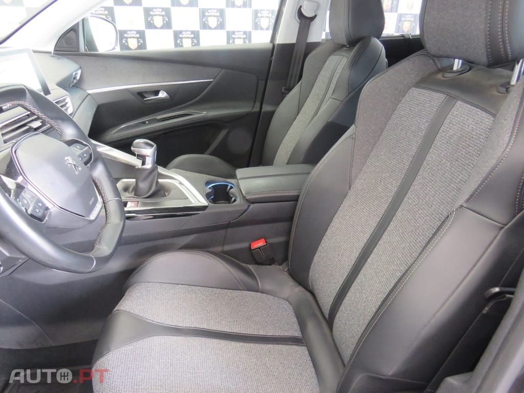 Peugeot 5008 1.5 BlueHDi Allure
