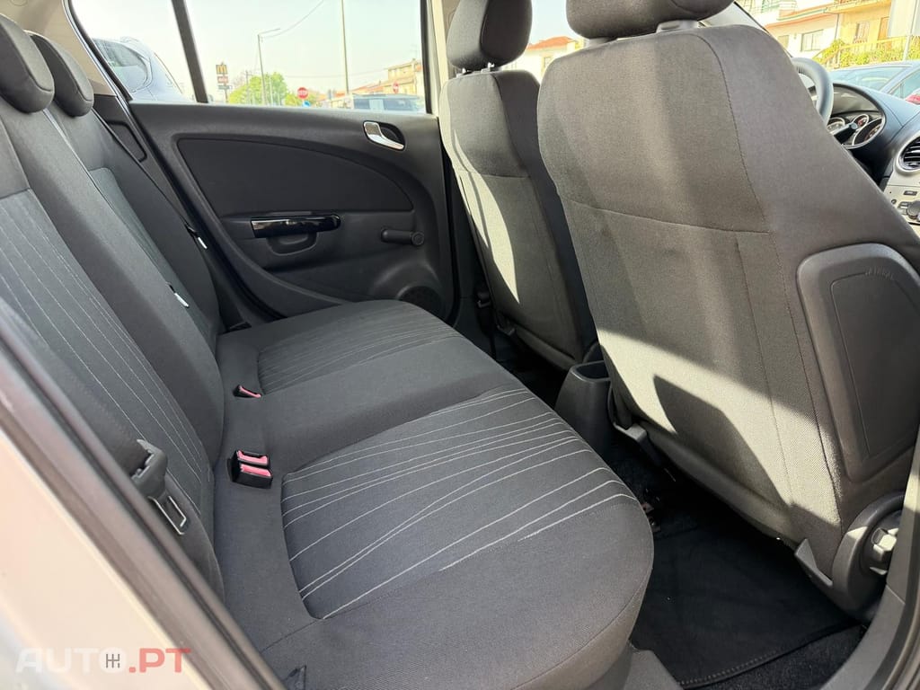 Opel Corsa 1.2 Enjoy Easytronic