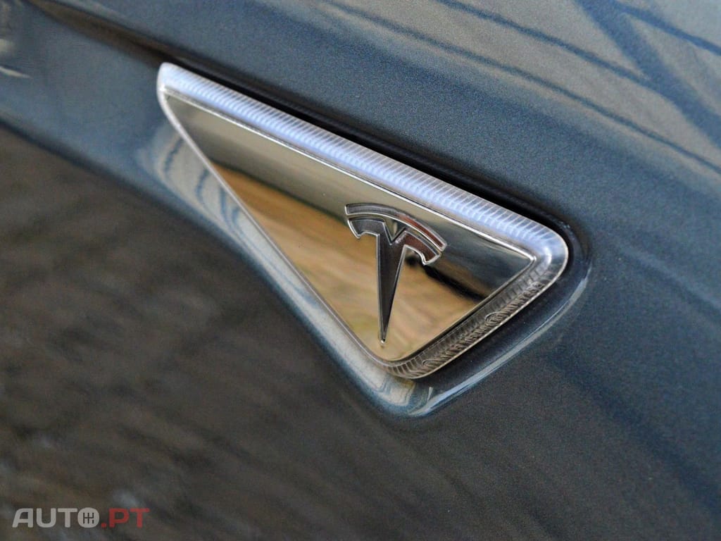 Tesla Model S 85 Perfomance