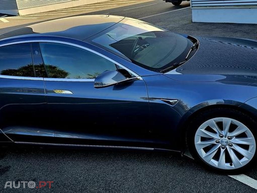 Tesla Model S 75 D