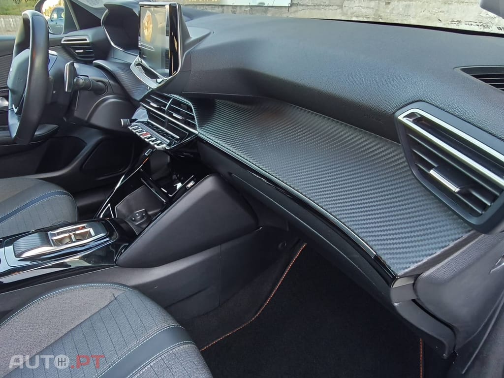 Peugeot 208 PureTech 100 EAT8 Allure