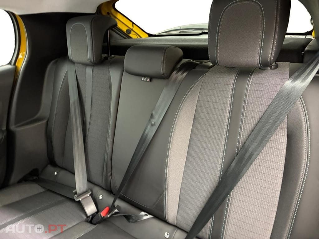 Peugeot E-208 50 kWh Style