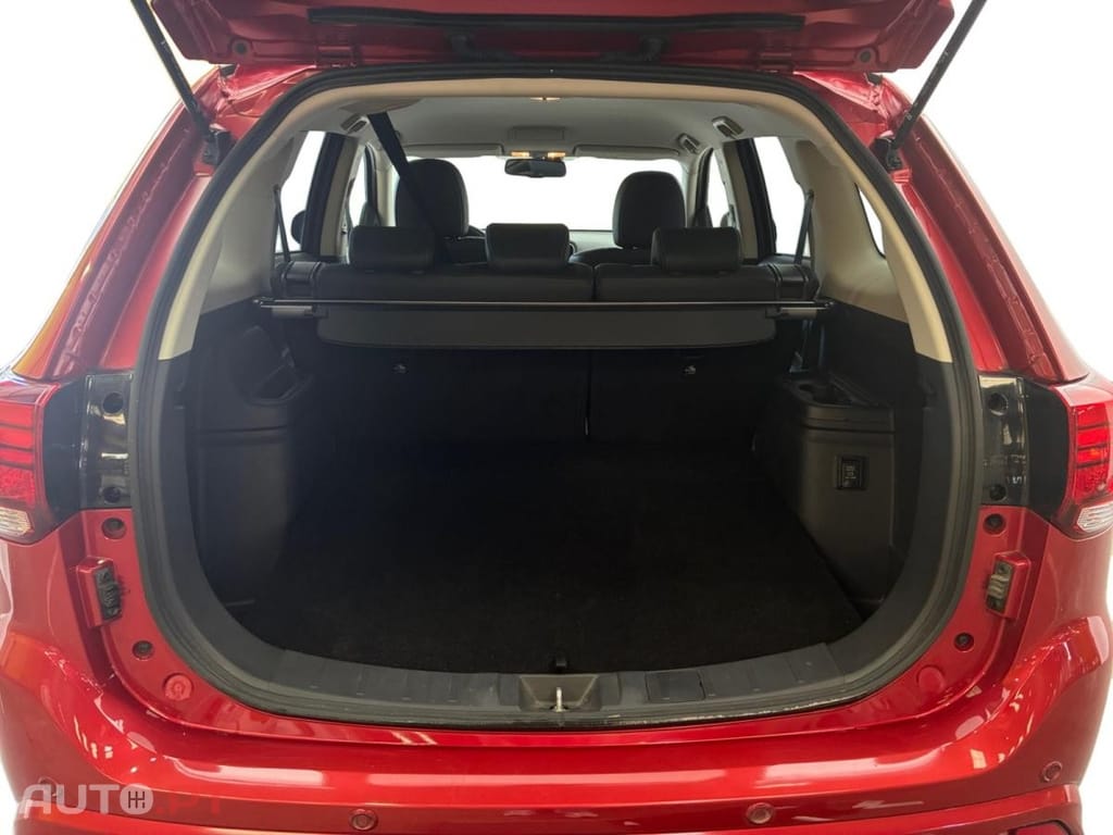 Mitsubishi Outlander 2.4l 4WD PHEV Business