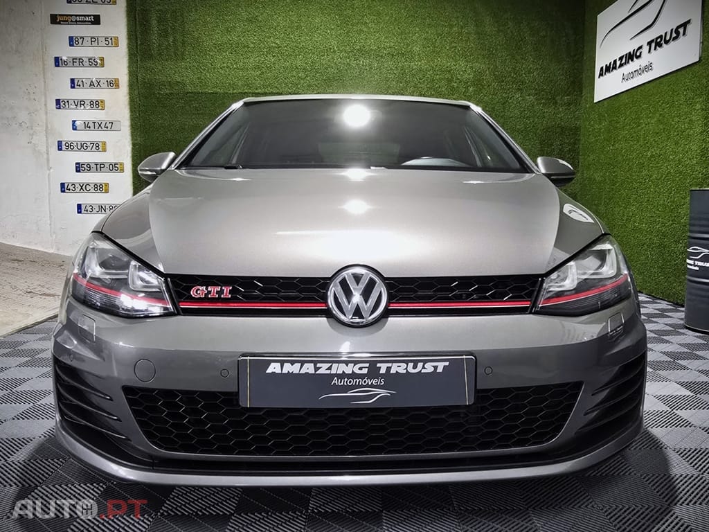 Volkswagen Golf GTI Performance BlueMotion DSG