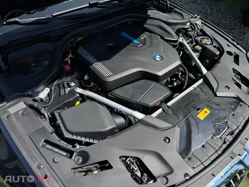 BMW 530 e Pack Desportivo M