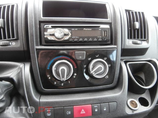 Peugeot Boxer HDi 333 L2H2 Confort
