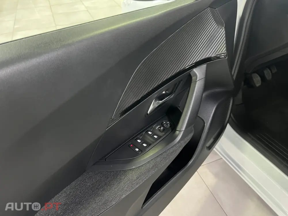 Peugeot 2008 1.2 PureTech Style