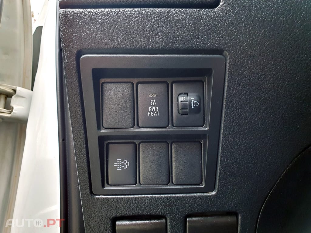 Toyota Hilux 2.4 D-4D 4WD CD CM