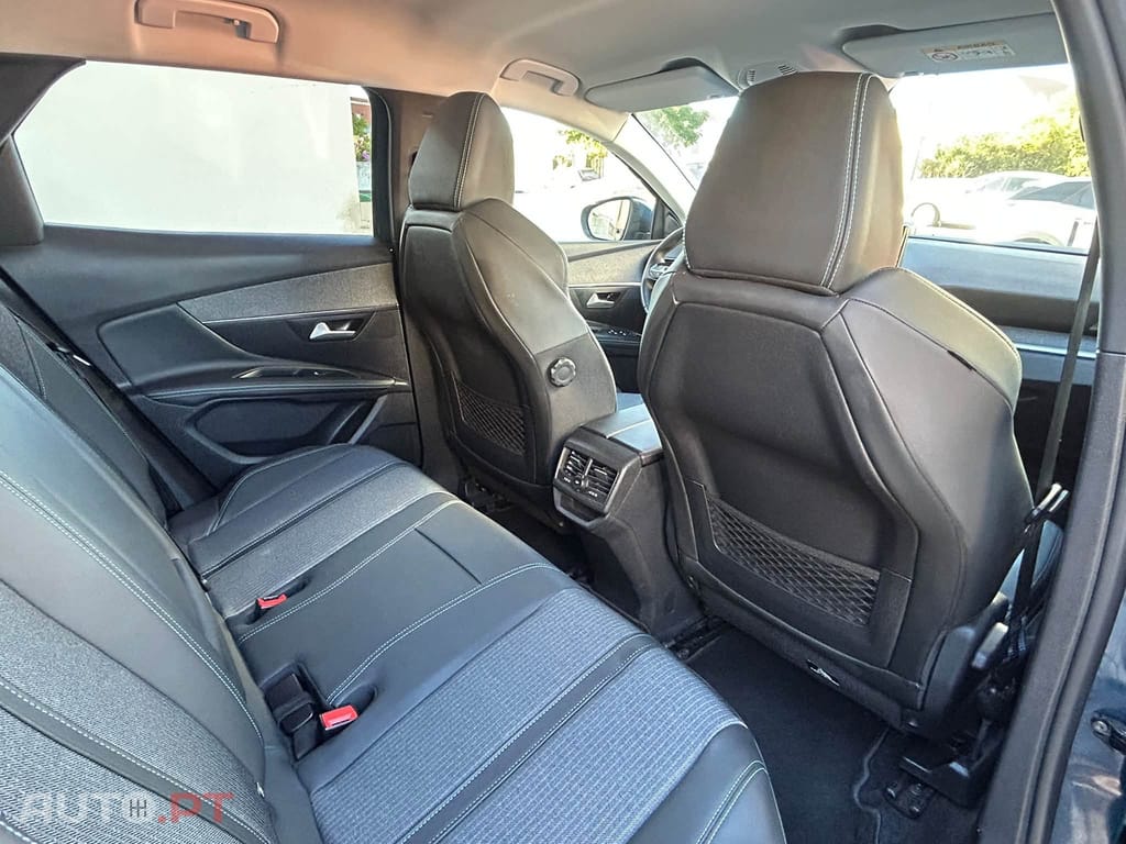 Peugeot 3008 1.6 Hybrid Allure e-EAT8