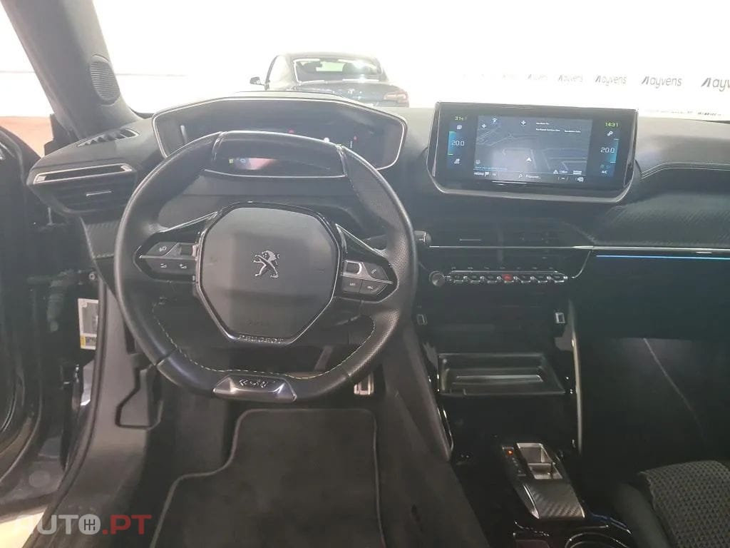 Peugeot E-2008 GT