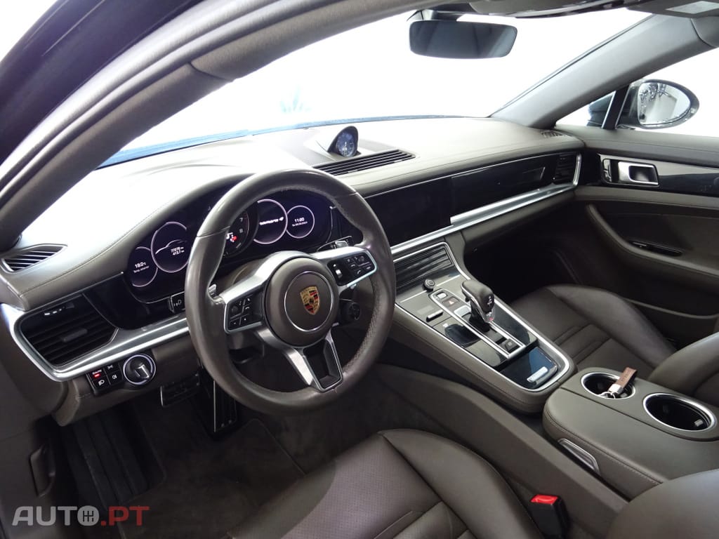 Porsche Panamera 4 E-Hybrid Executive