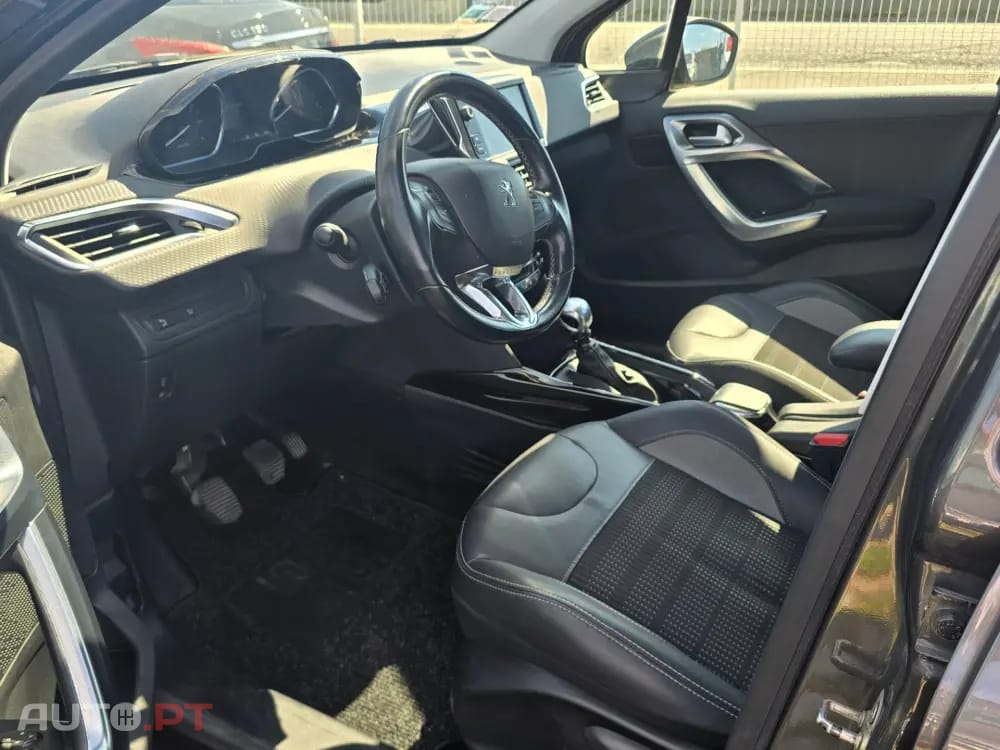 Peugeot 2008 PureTech 130 Allure Pack