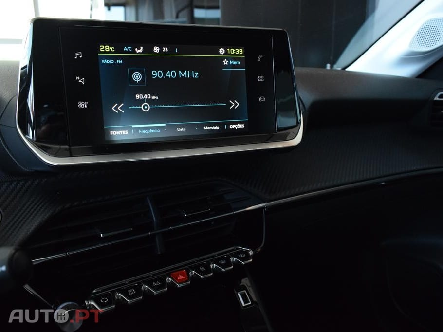 Peugeot E-208 50 kWh Active