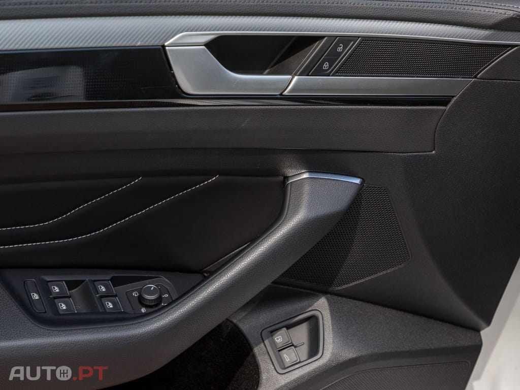 Volkswagen Arteon I.V.A DEDUTIVEL eHybrid R-LINE 
