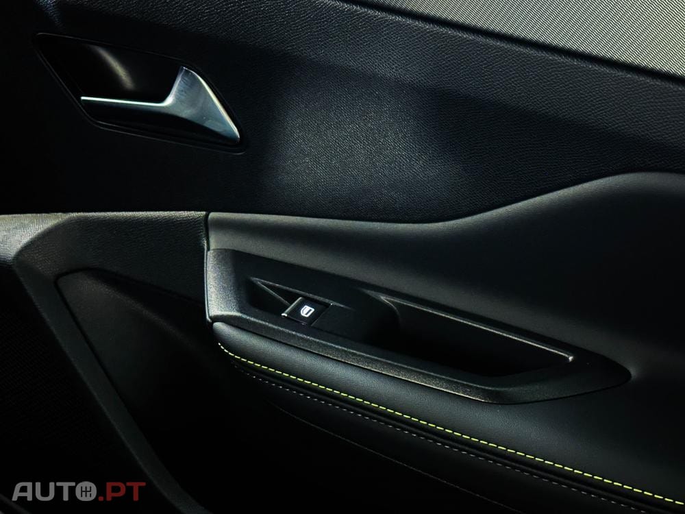 Peugeot 408 1.6 Hybrid GT e-EAT8