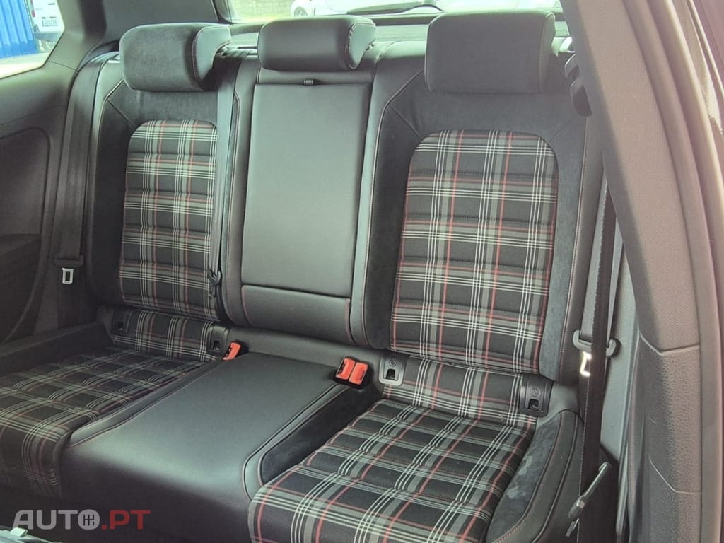 Volkswagen Golf 2.0 TSI GTI