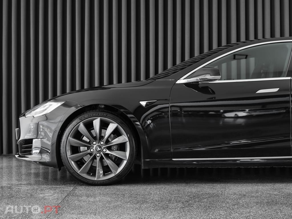 Tesla Model S 75