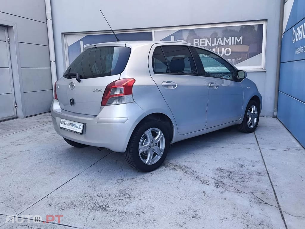 Toyota Yaris 1.0 VVT-i Comfort+AC