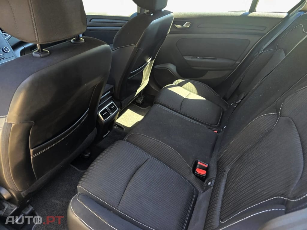 Renault Mégane Sport Tourer 1.5 Blue dCi Intens EDC