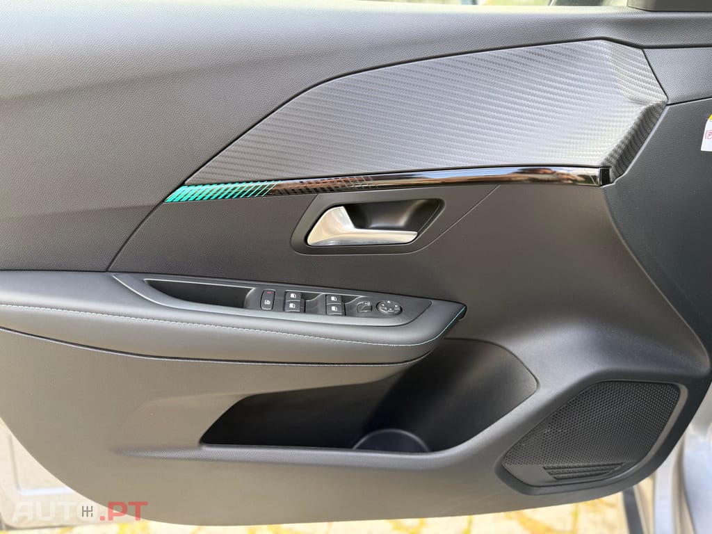 Peugeot E-208 50 kWh Allure