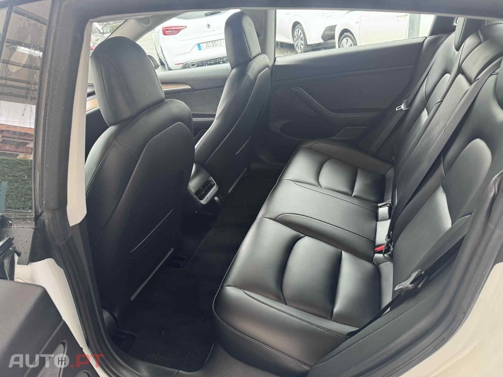 Tesla Model 3 Standard Range Plus RWD