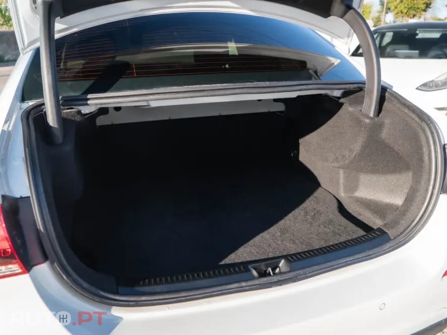 Mercedes-Benz A 250 e 8G-DCT Style