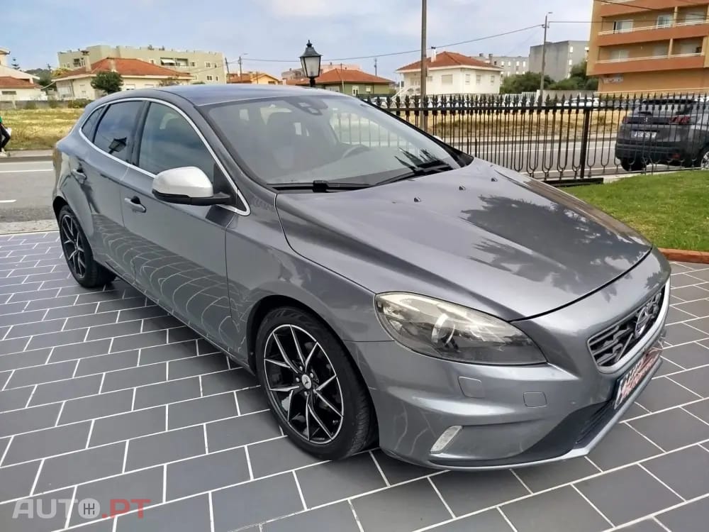 Volvo V40 2.0 D4 R-Design Summum