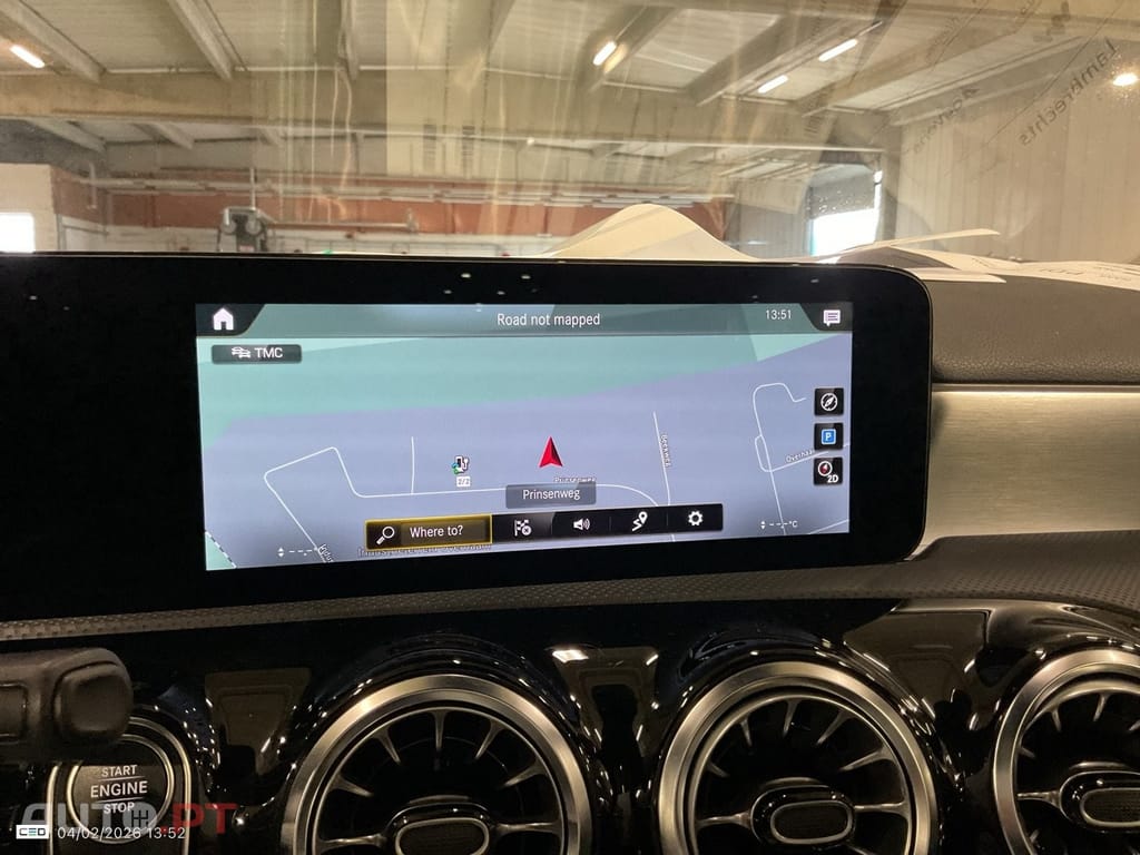 Mercedes-Benz A 250 e AMG Line