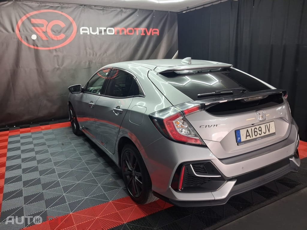Honda Civic 1.0 i-VTEC Elegance CVT