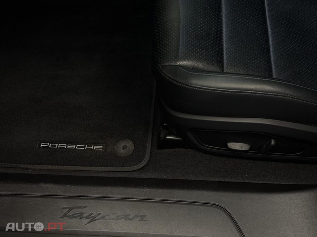 Porsche Taycan Performance I.V.A DEDUTIVEL 