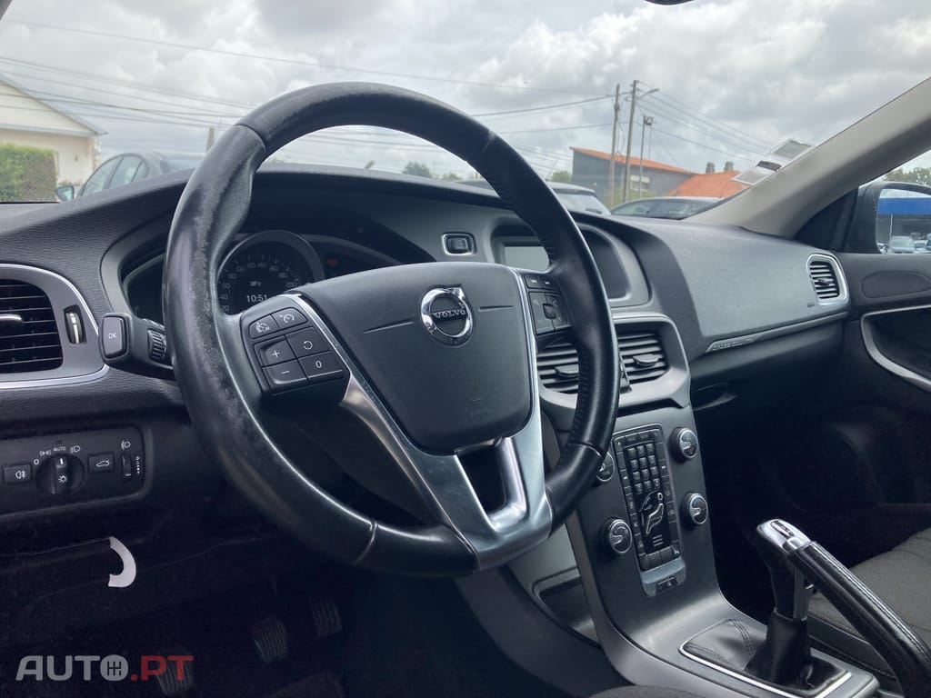 Volvo V40 Cross Country 2.0 D2 Momentum